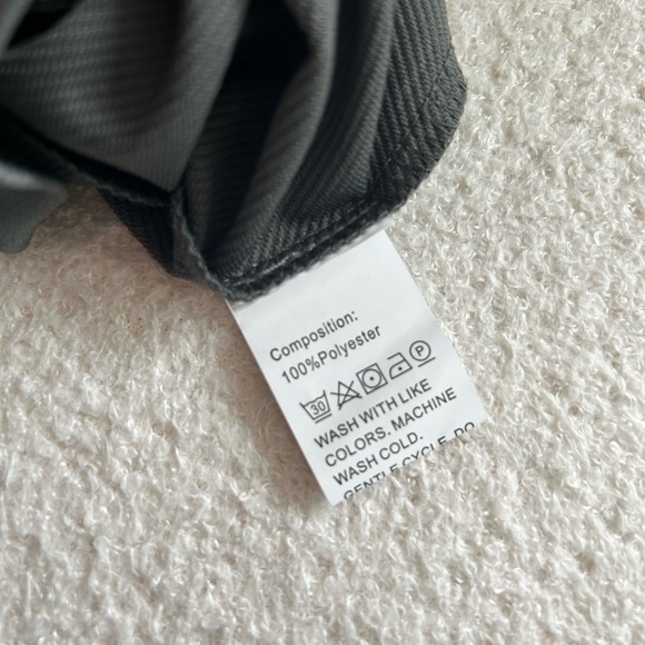 Mom’s Favorite Crewneck T-Shirt Gray Mens - Picture 3 of 4